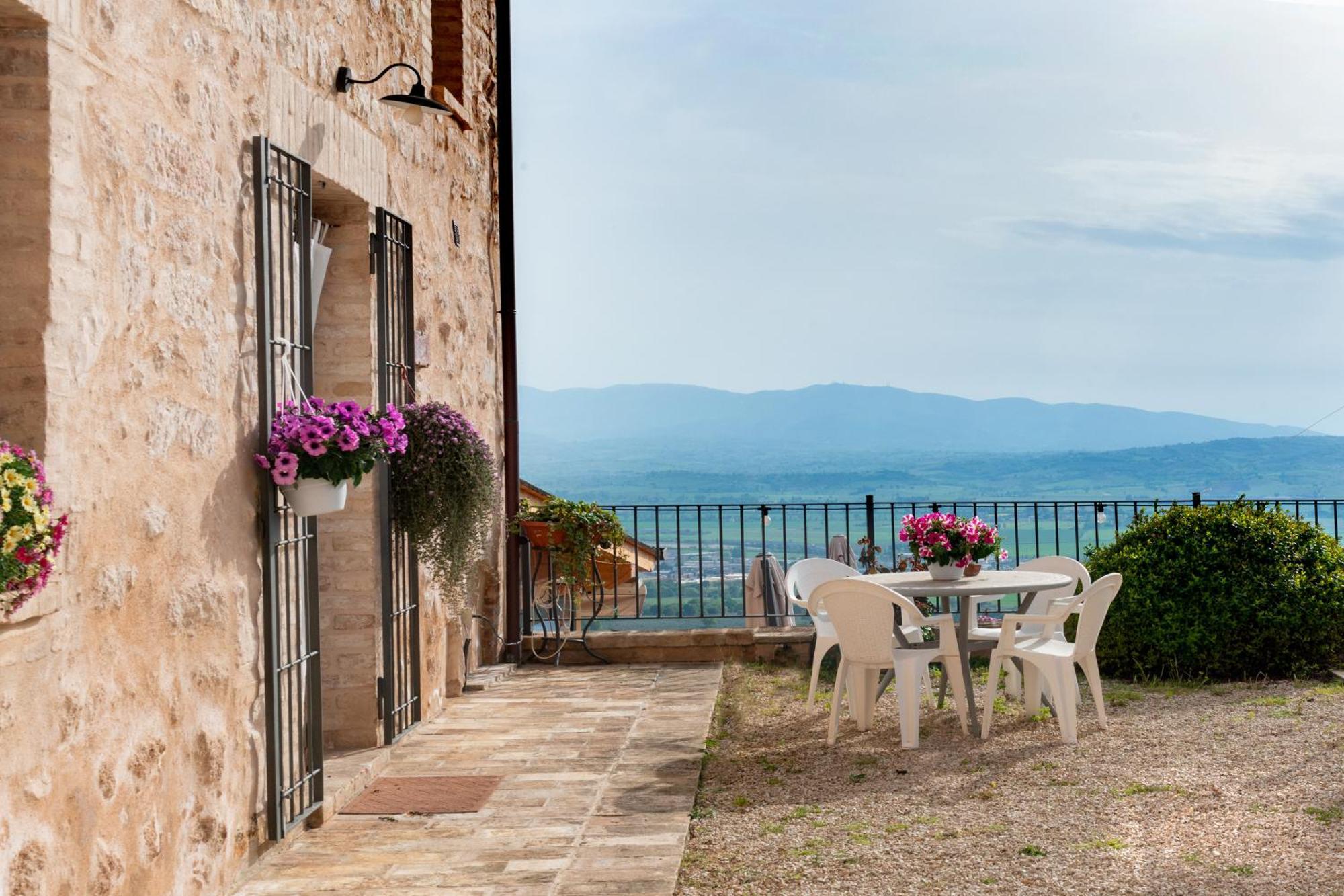 Le Terrazze Di Cancellara Foligno Bagian luar foto